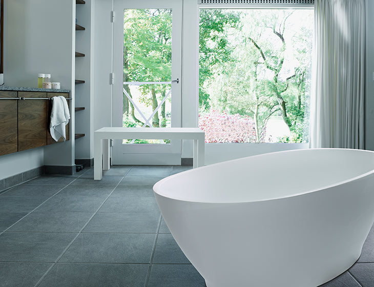 white bathtub