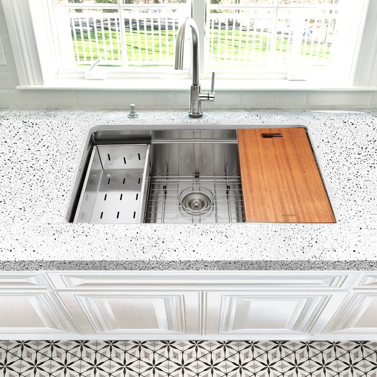 stainless steel kitchen sink