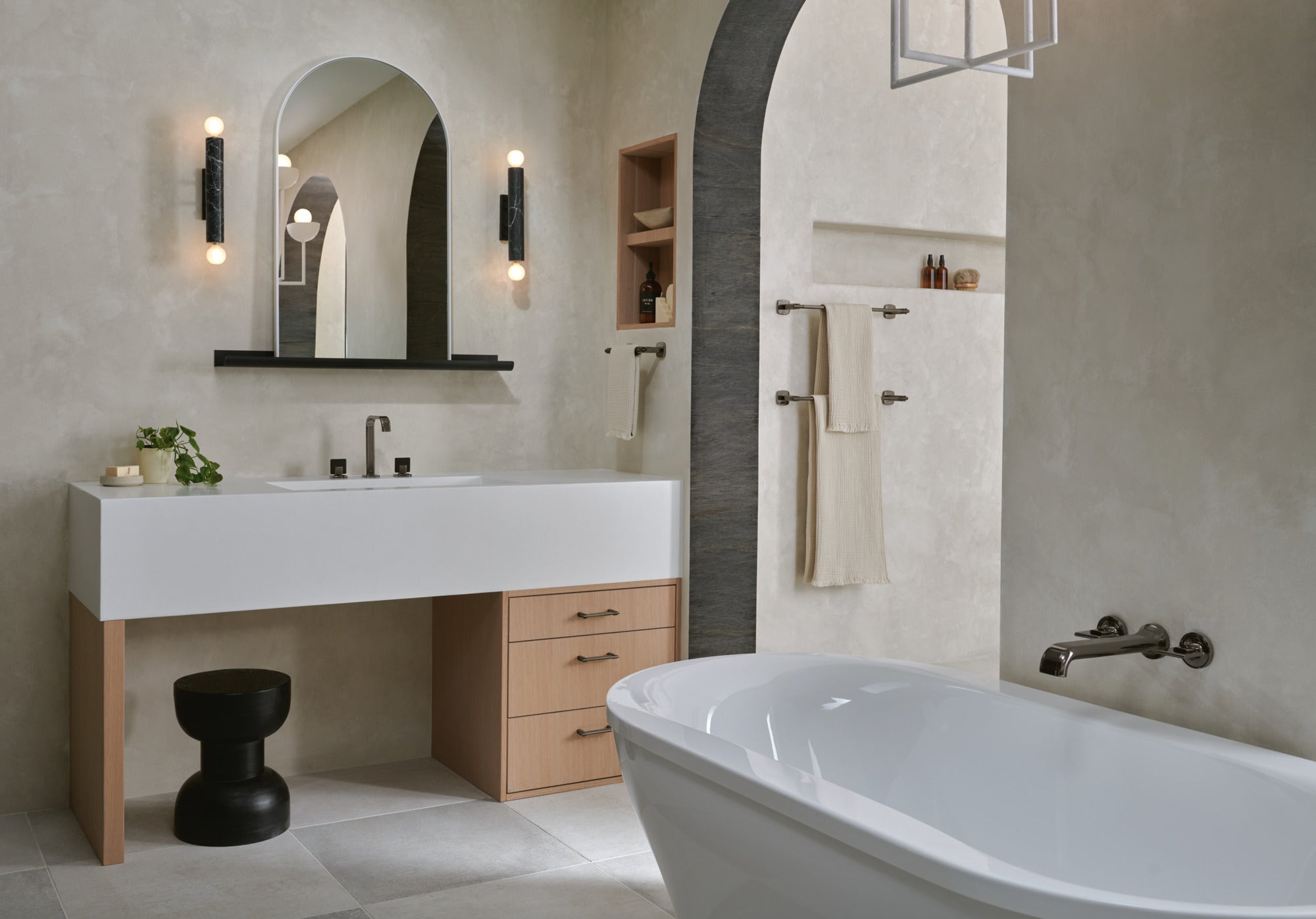 brilliance black onyx tub filler