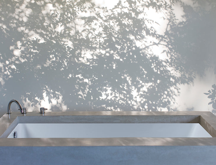 white bathtub