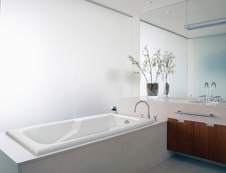 white bathtub
