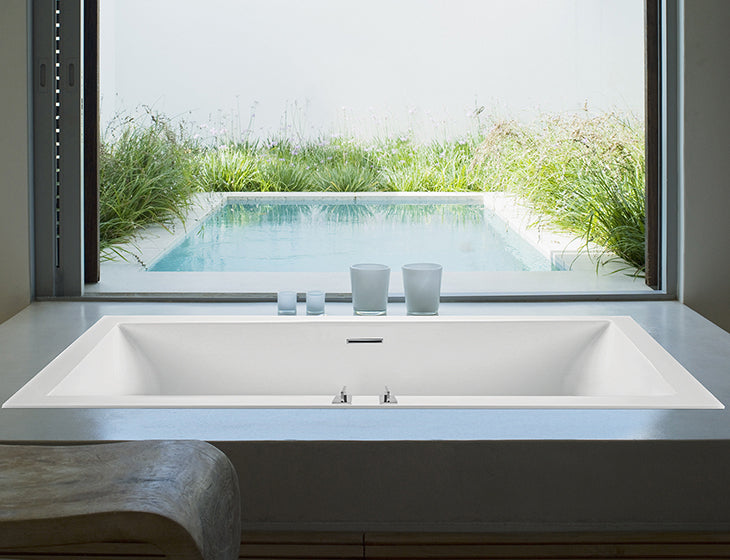white bathtub
