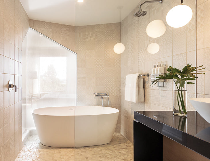 white bathtub