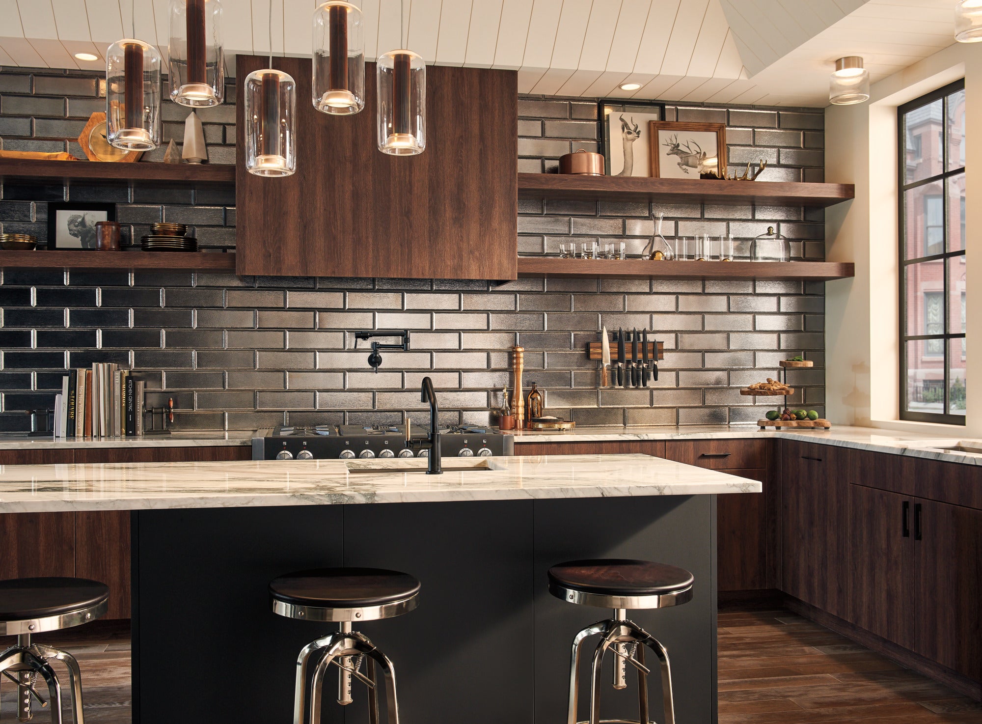 matte black/luxe gold bar faucet
