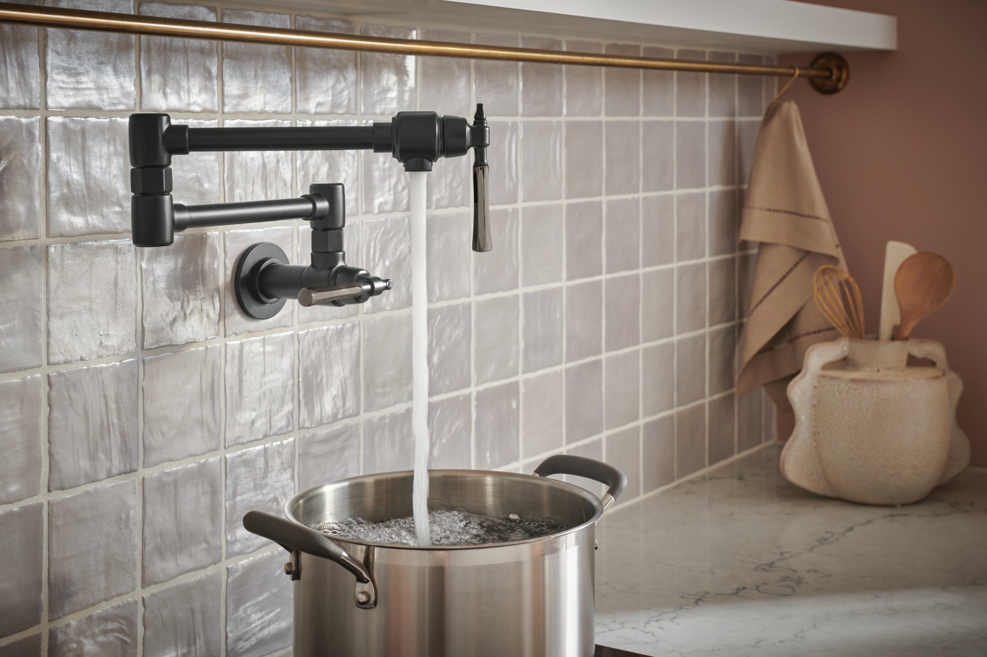matte black / brilliance black onyx pot filler