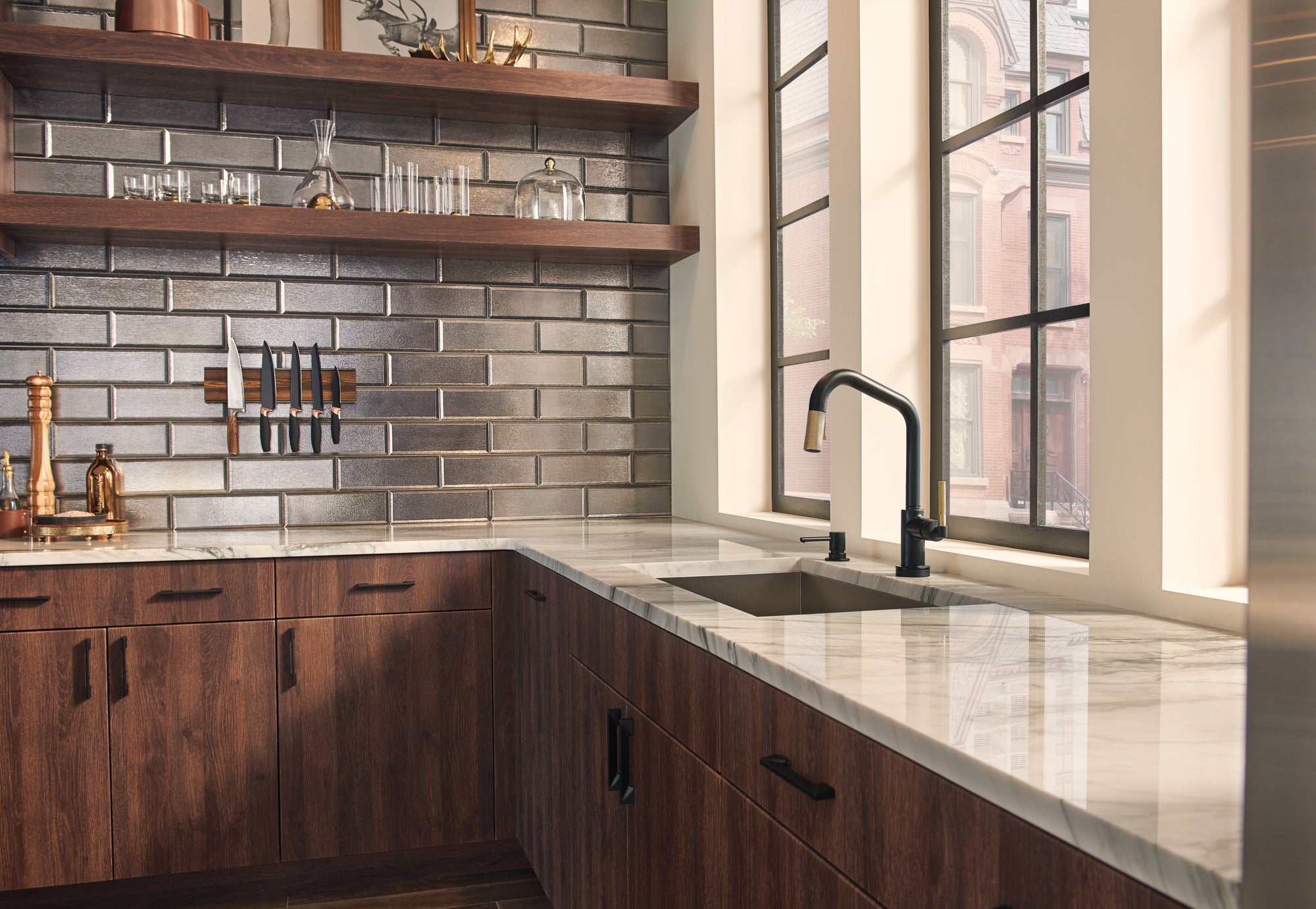 matte black / luxe gold kitchen faucet