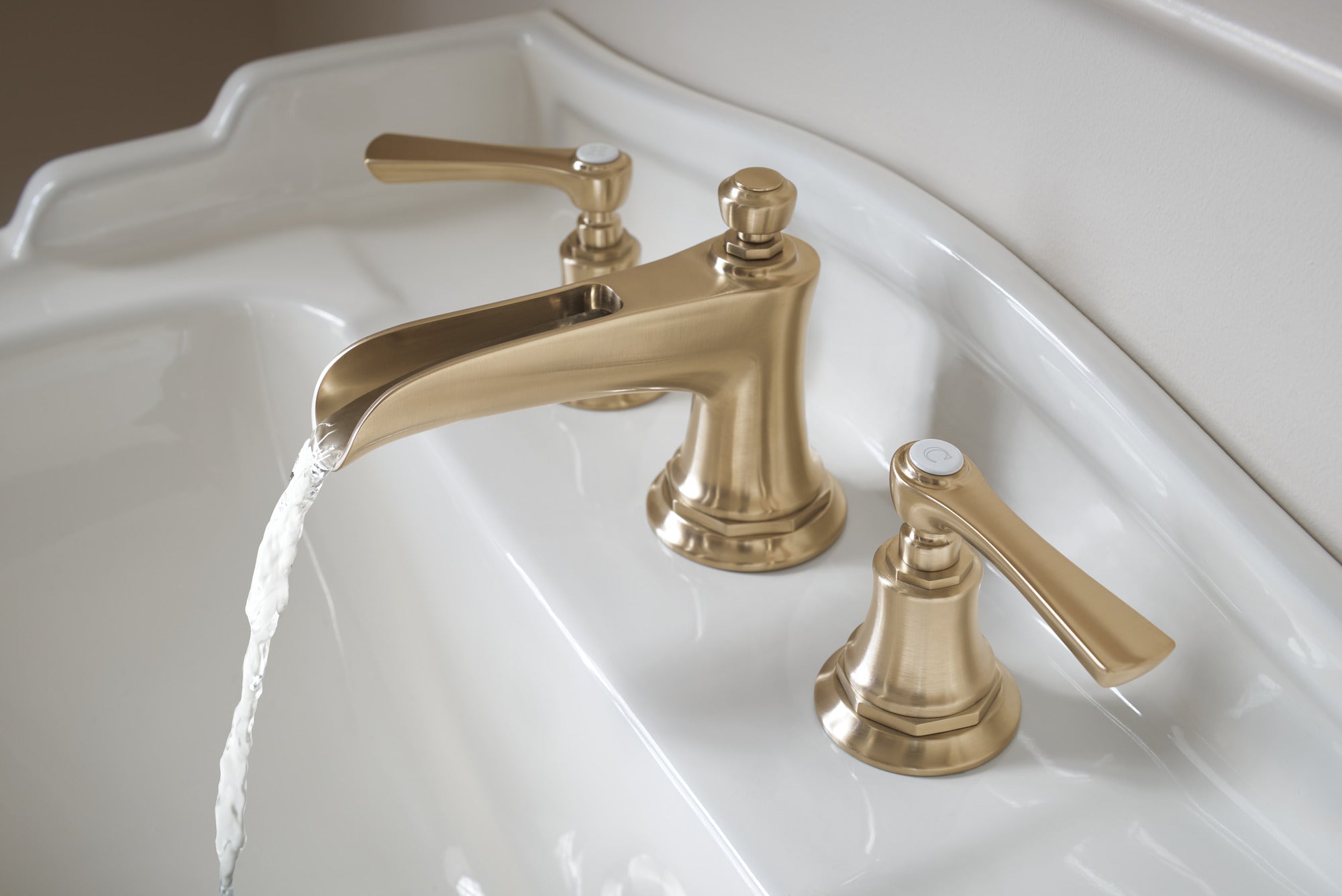 luxe gold lavatory faucet