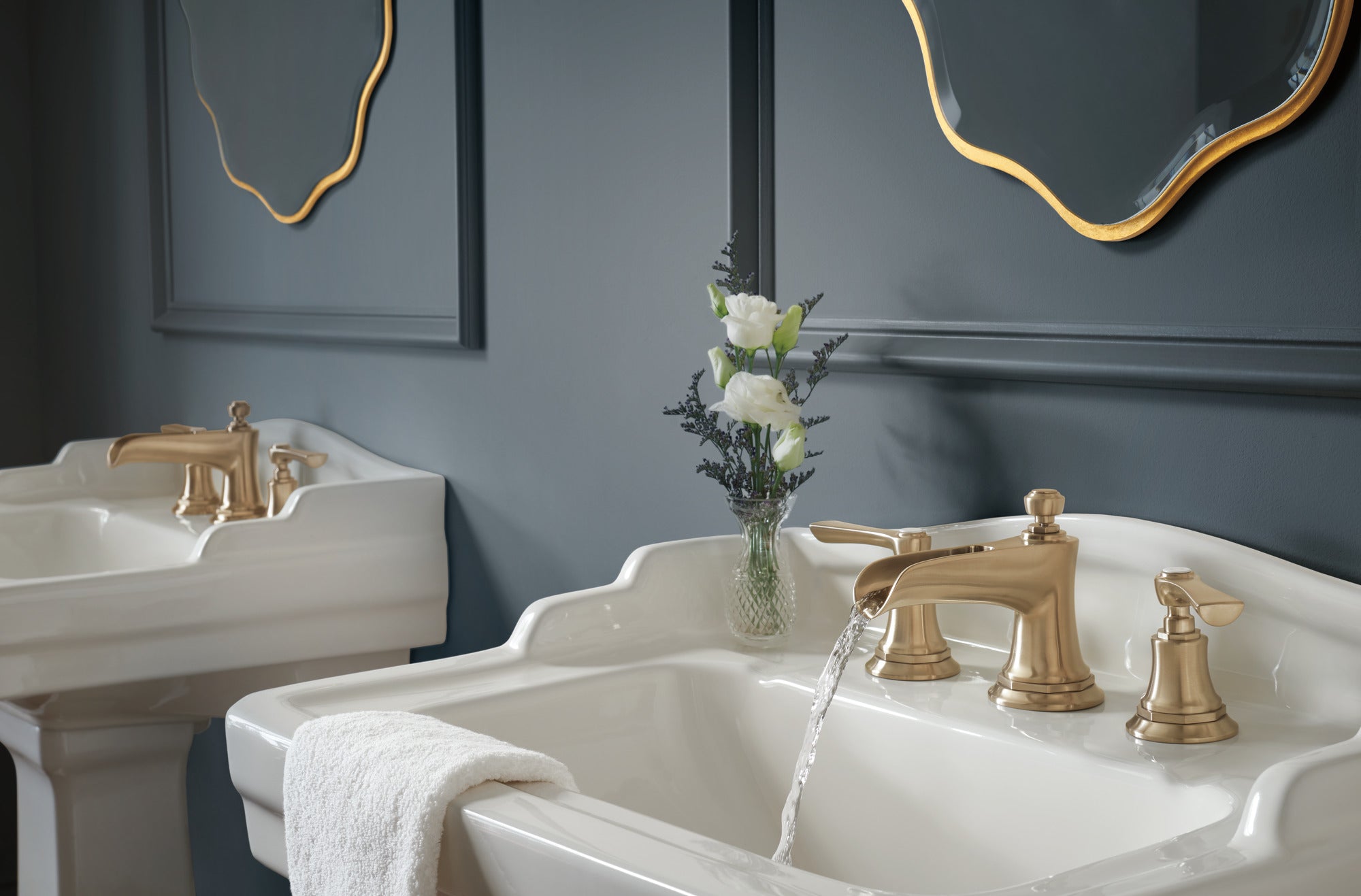 luxe gold lavatory faucet