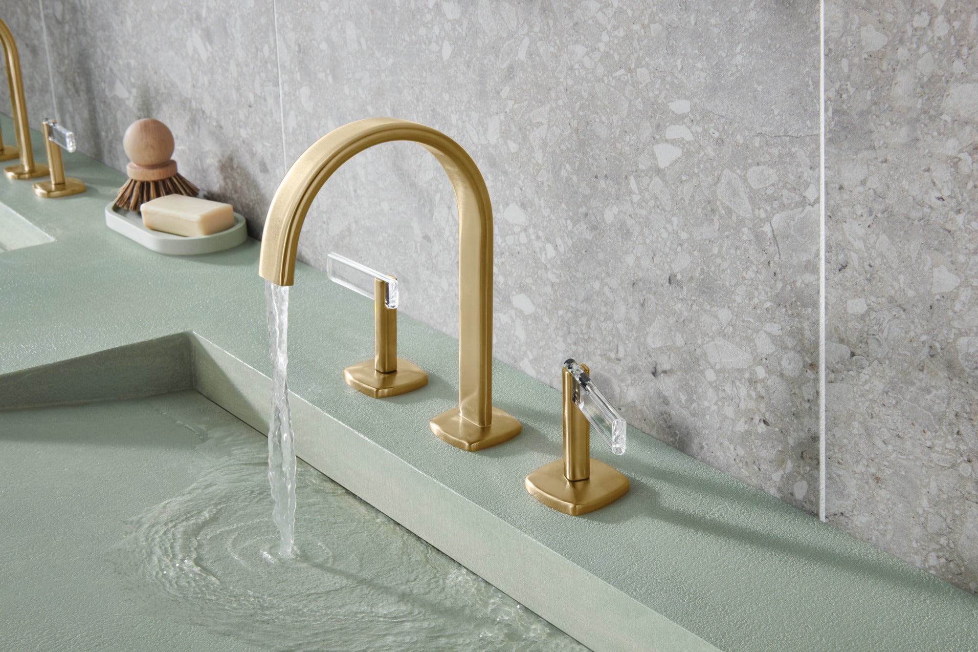 luxe gold lavatory faucet