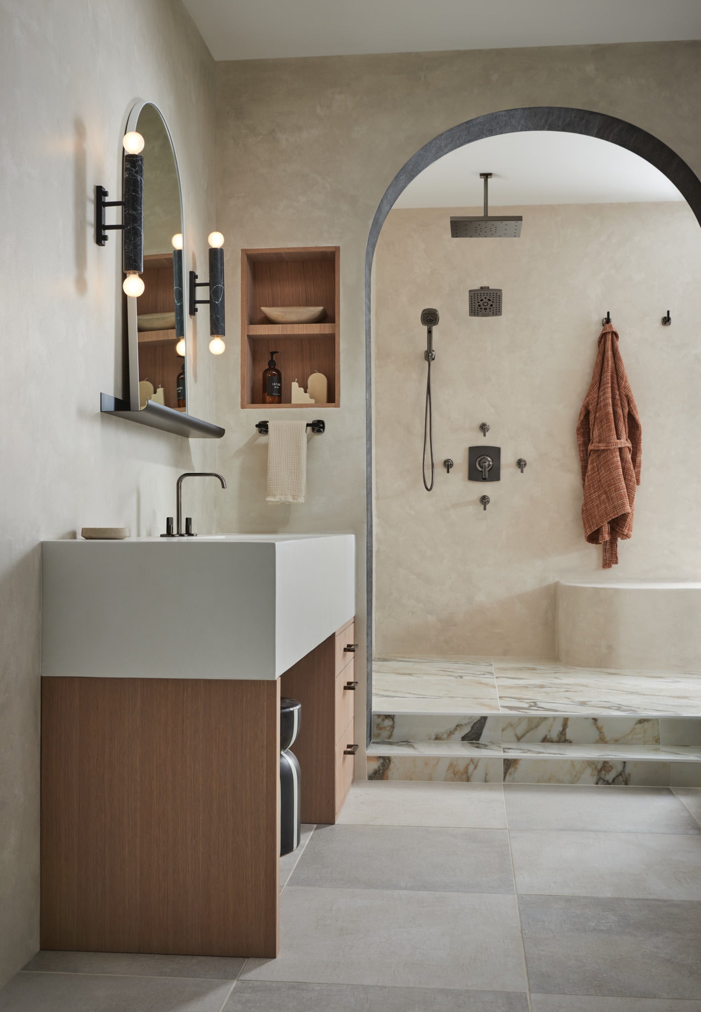 brilliance black onyx / matte black towel bar