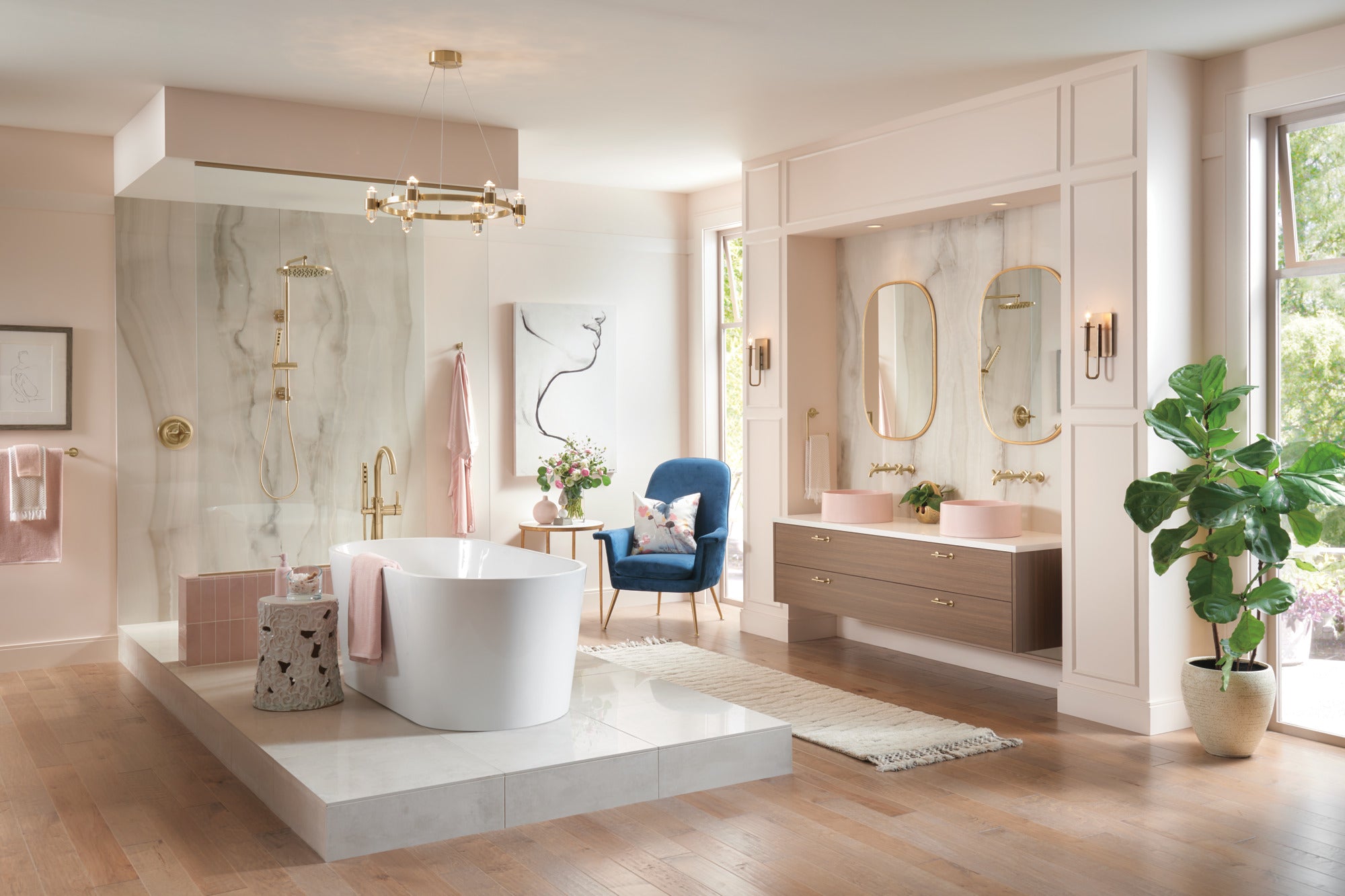 luxe gold lavatory faucet