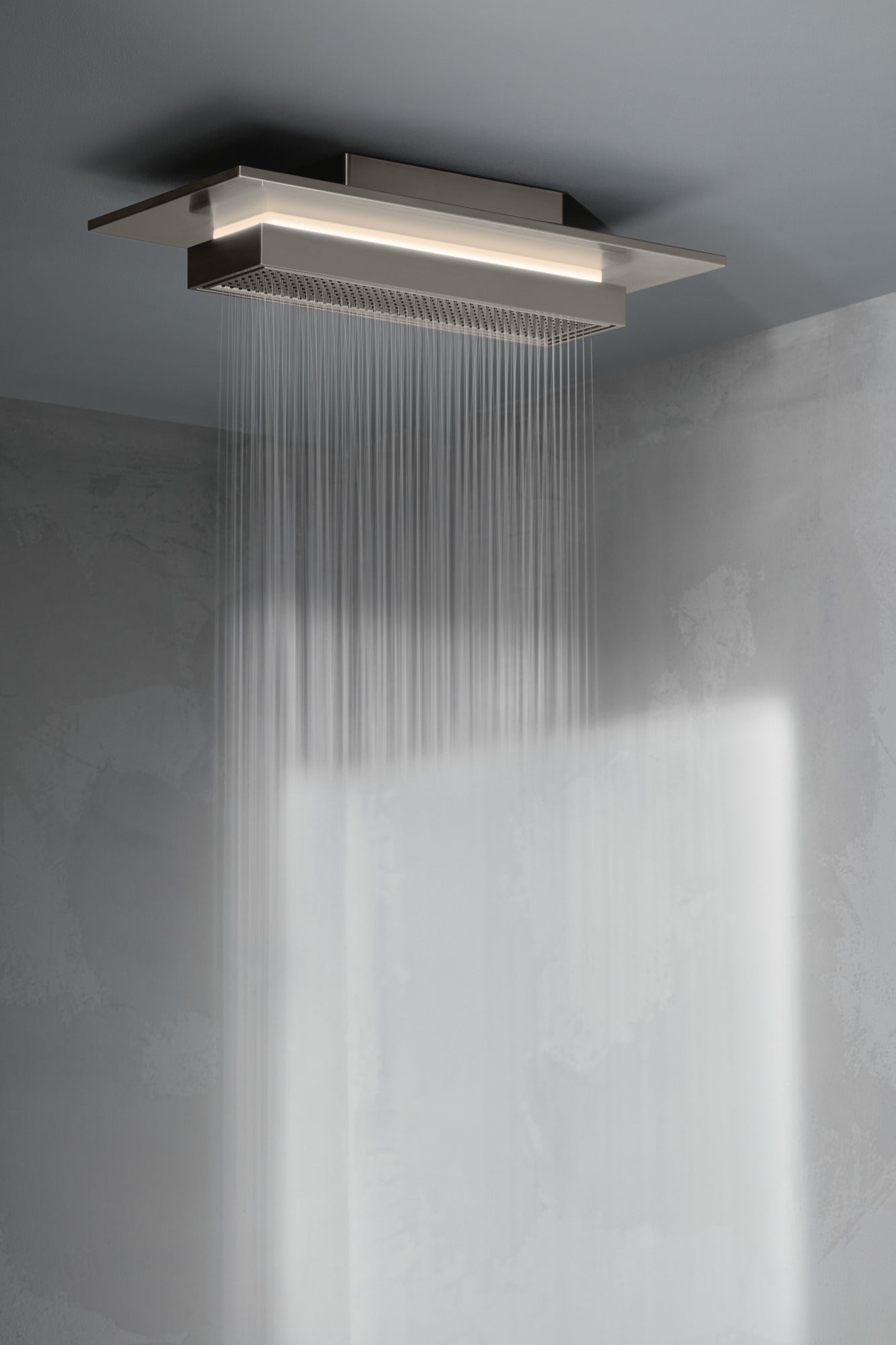 luxe steel shower head