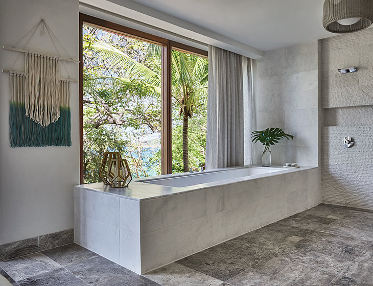 white bathtub