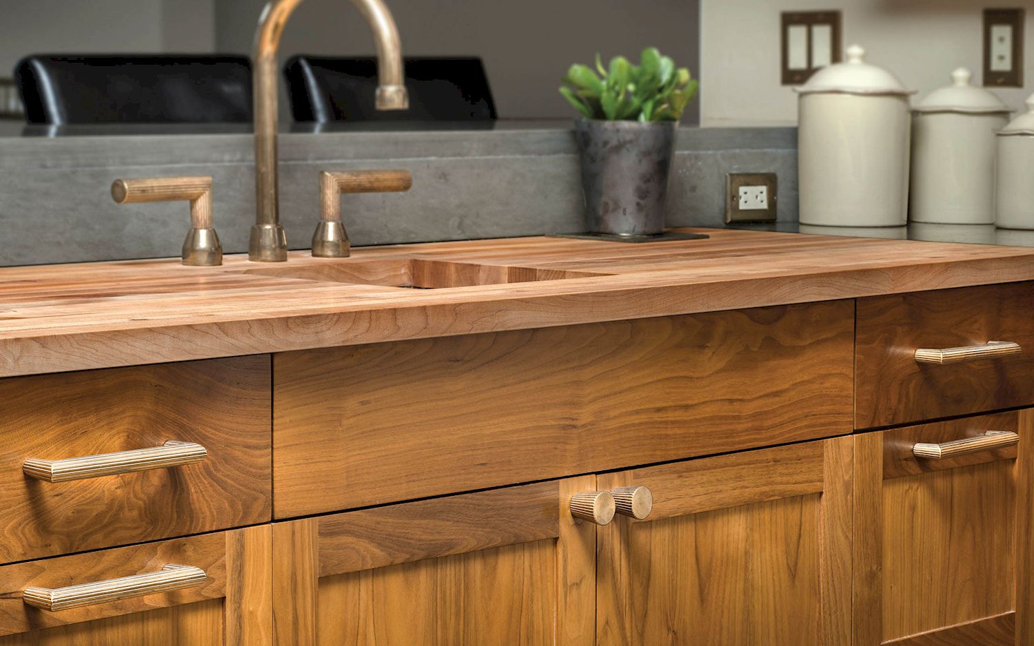 bronze cabinet pull