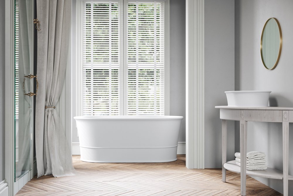 white freestanding bathtub
