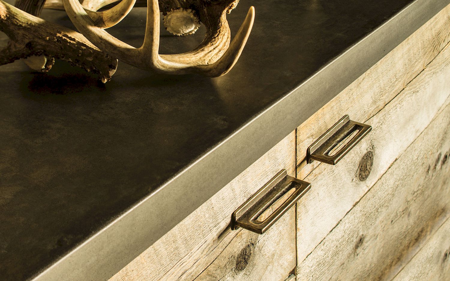 bronze medium cabinet pull