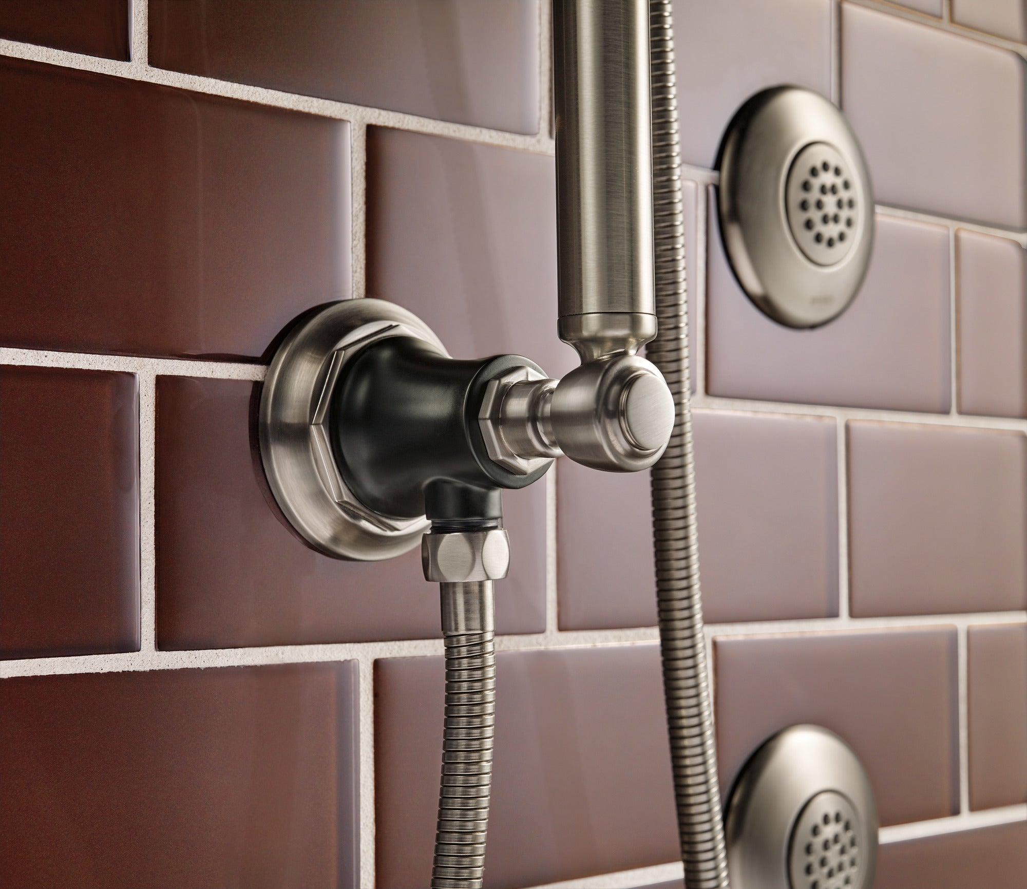 luxe nickel /matte black handshower