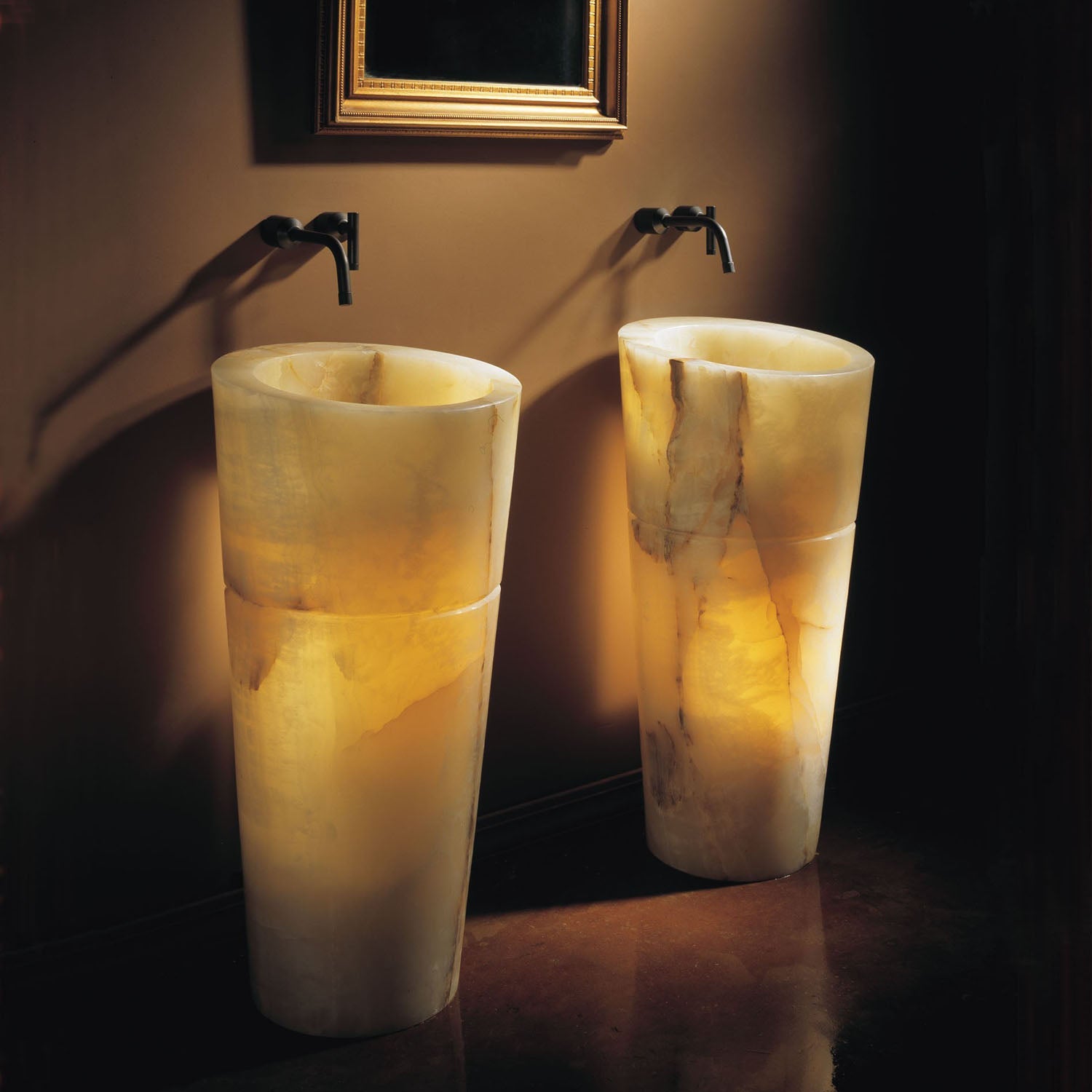 Stone Forest Veneto Pedestal Sink