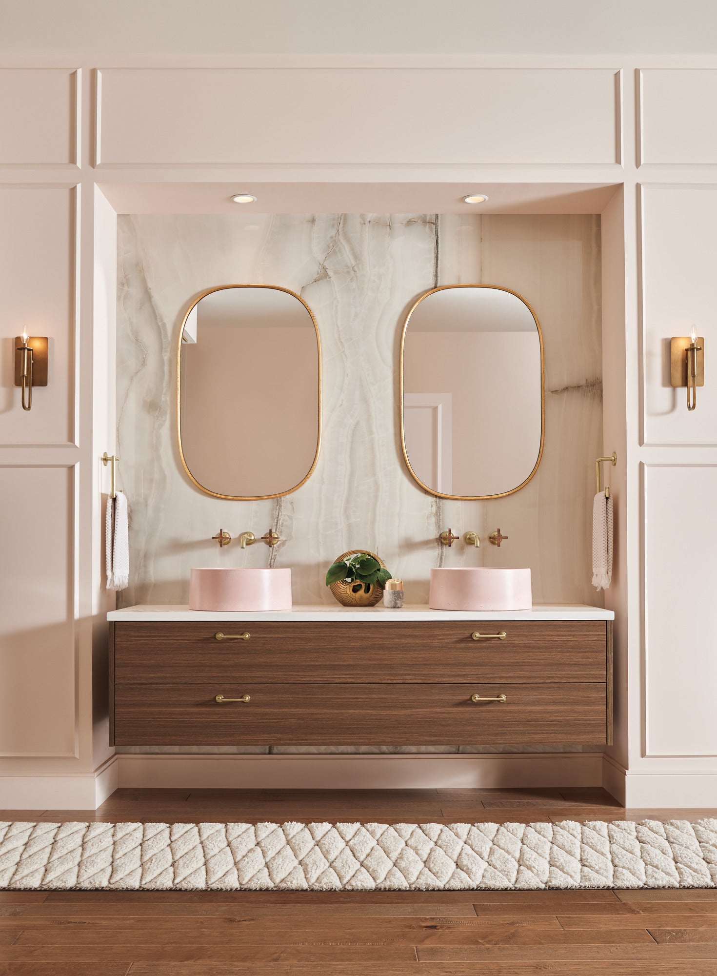 luxe gold light sconce
