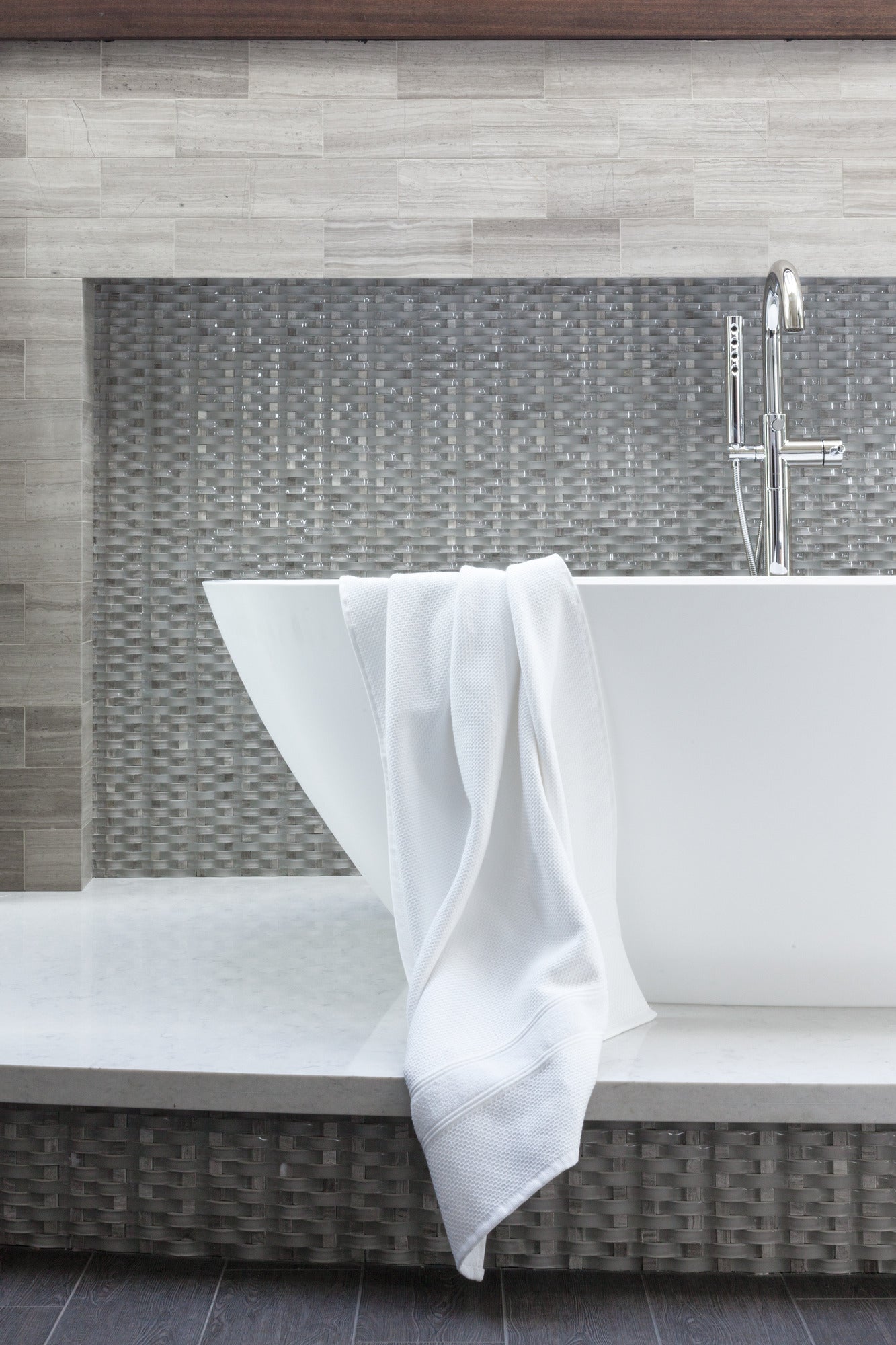 chrome tub filler
