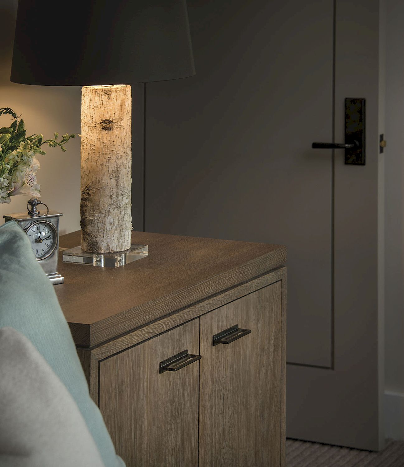 bronze medium cabinet pull