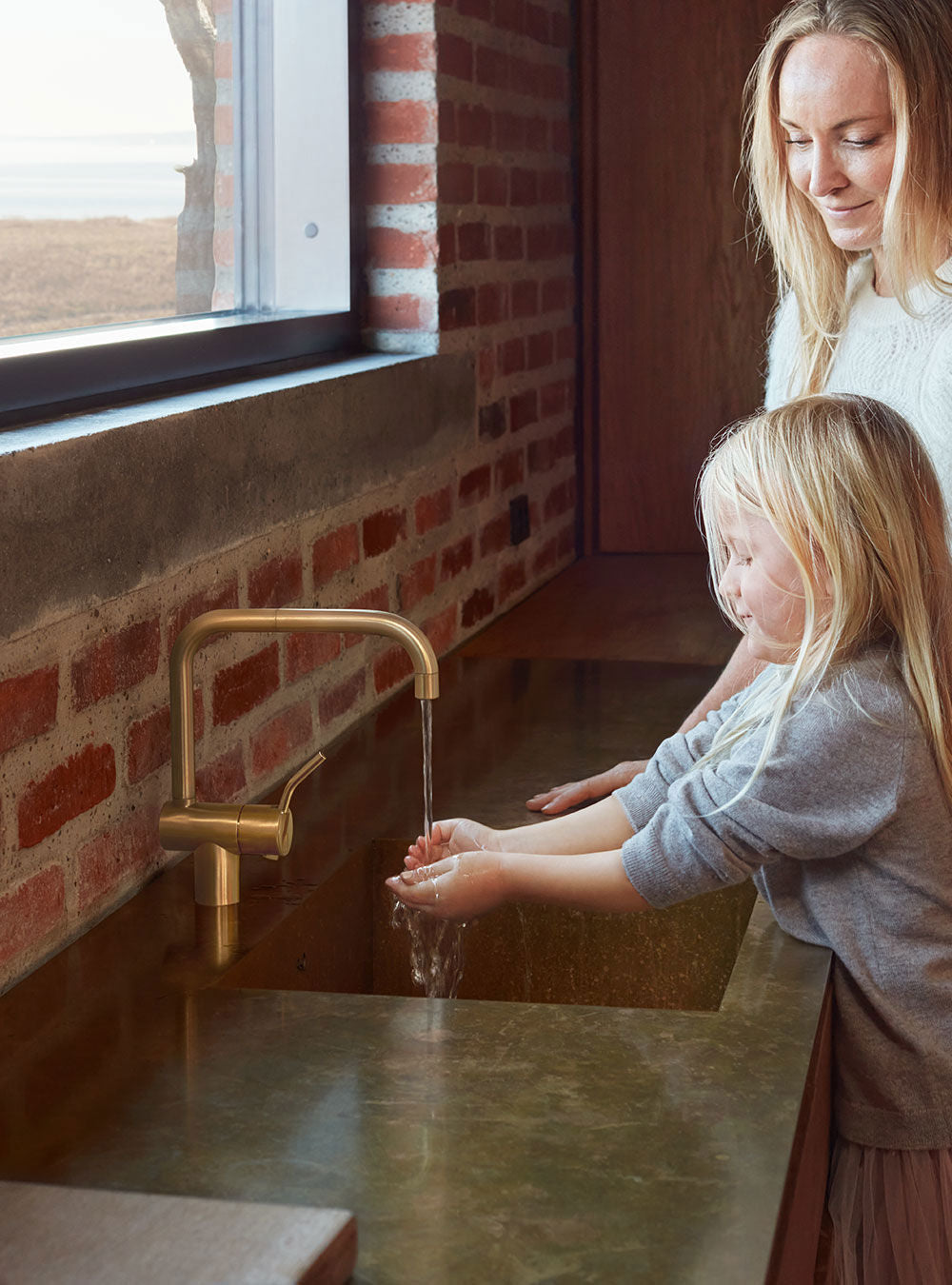 chrome basin faucet