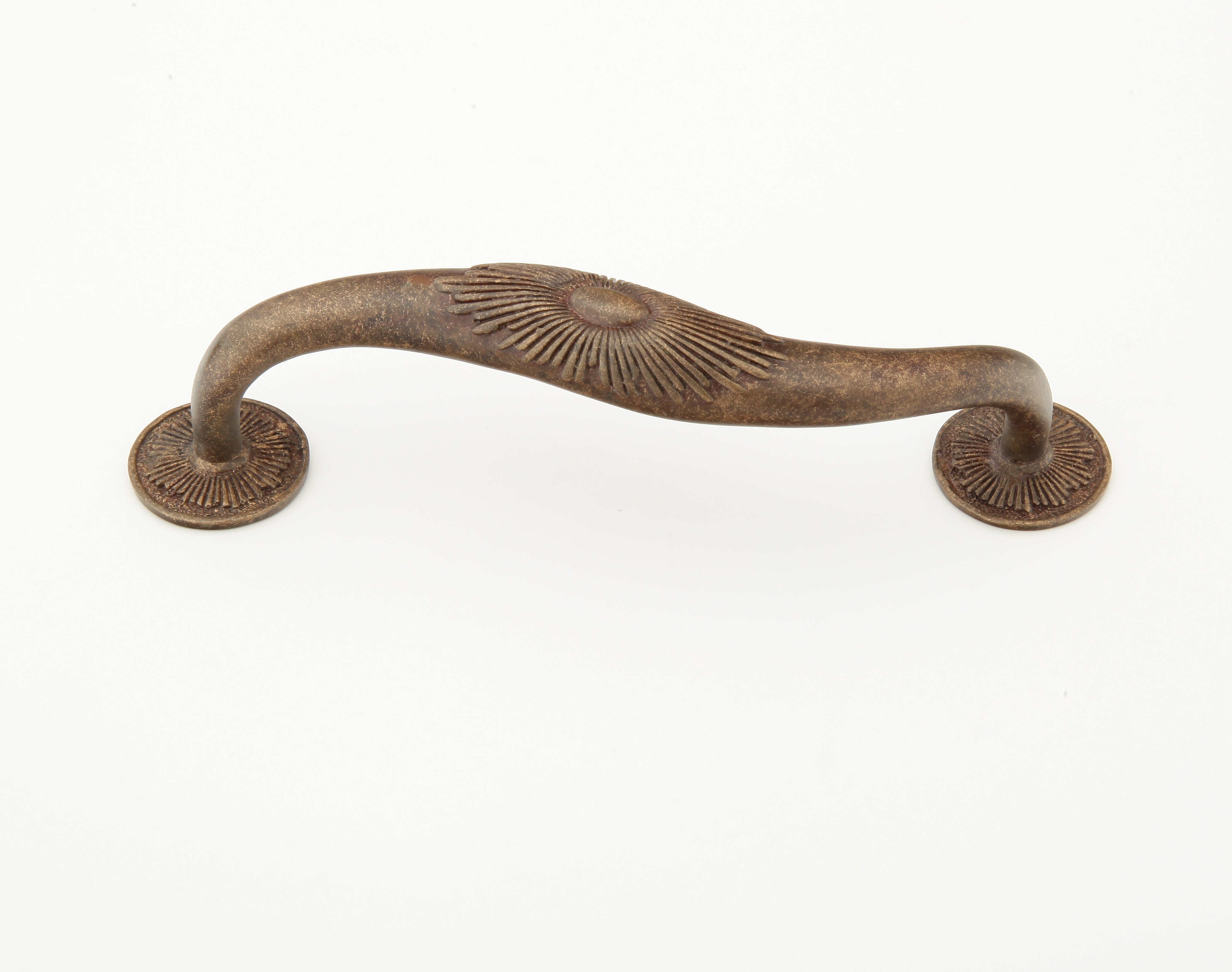 highlighted bronze cabinet pull