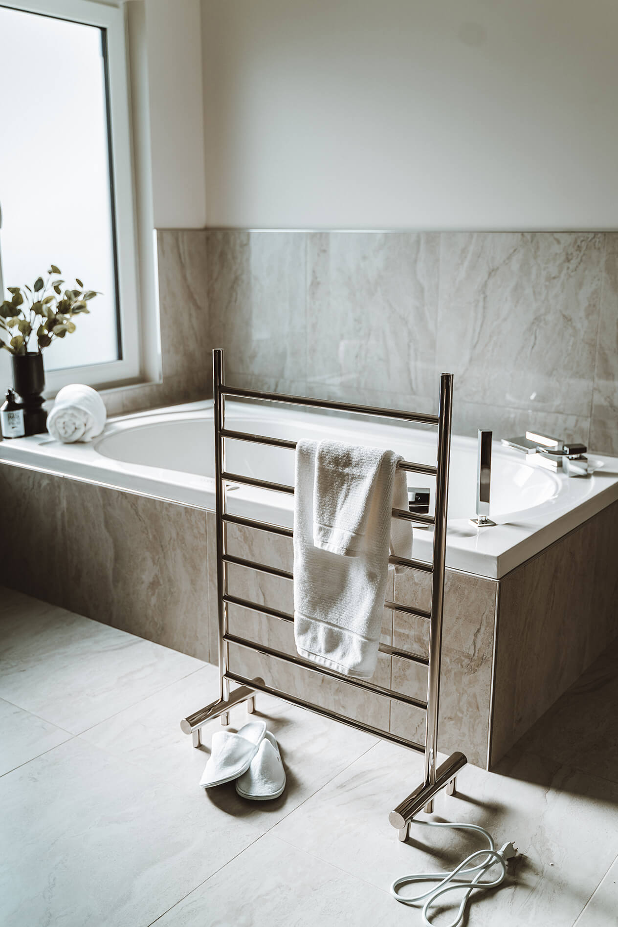 Chrome towel warmer